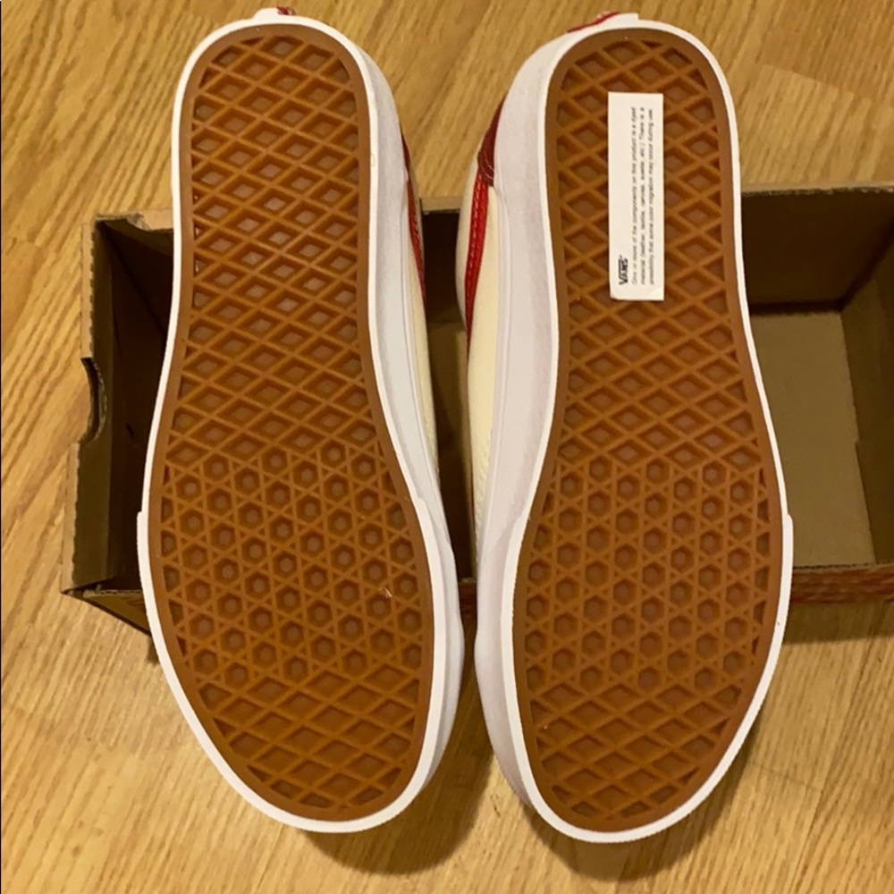 Vans - Picture 3 of 4